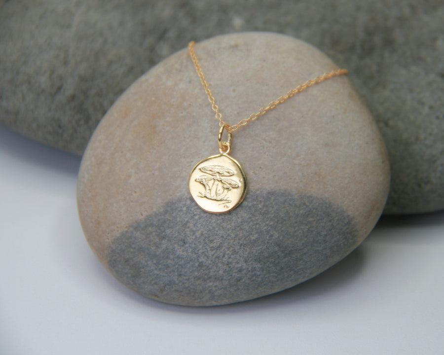 Wonderment Necklace in Gold Circle