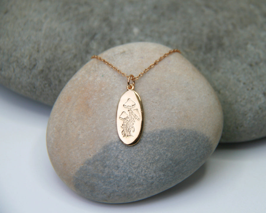 Wonderment Necklace in Gold Oval