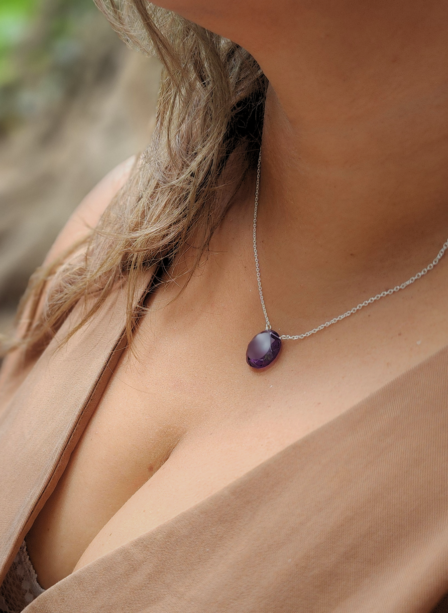 Rainbow Moonstone Affirmation Round Necklace "Deep Trust"