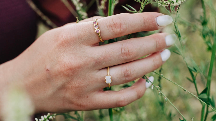 Inner Knowing Ring in Rainbow Moonstone+ Sterling Silver